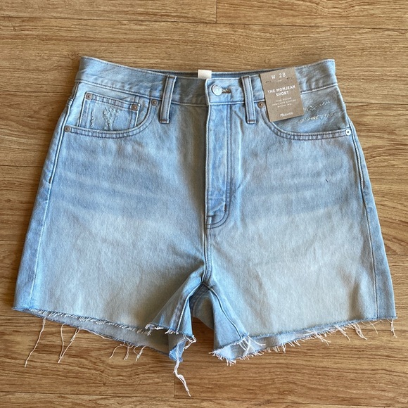 Madewell Pants - NWT Madewell MomJean Short, size 28, faded